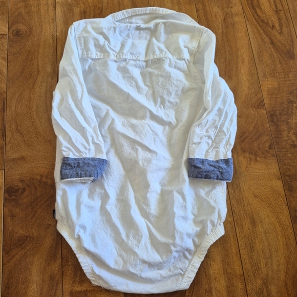 Carter's Bogosh Boy’s White Long Sleeve Button-Up Bodysuit – Size 24M - Picture 2 of 2